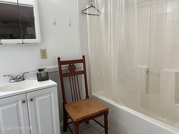 5th image of 220 Broad St #B3