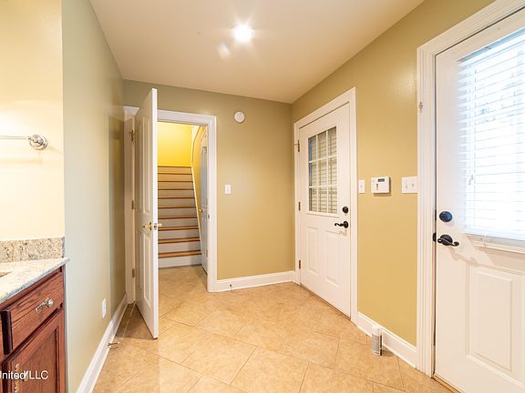 4th image of 2465 Wood Hill Dr