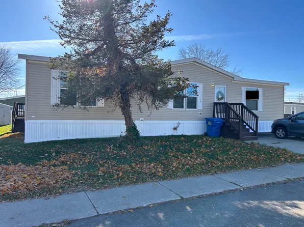 174 Suzanne Blvd, White Lake, MI 48386