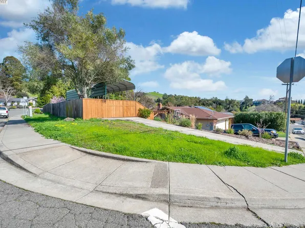 (undisclosed Address), Pinole, CA 94564