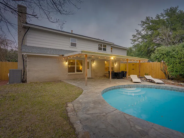 11210 Cotillion Dr — Photo 27