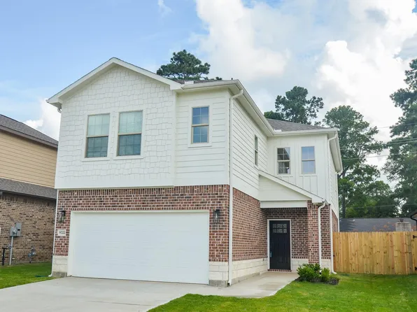 9722 Champion Heavens Dr, Spring, TX 77379