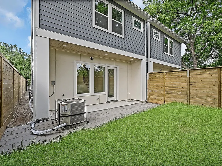 3413 Bremond St — Photo 15