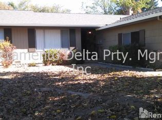 2425 Aramon Dr, Rancho Cordova, CA 95670