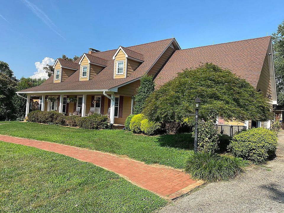 1st image of 385 Longview Cir