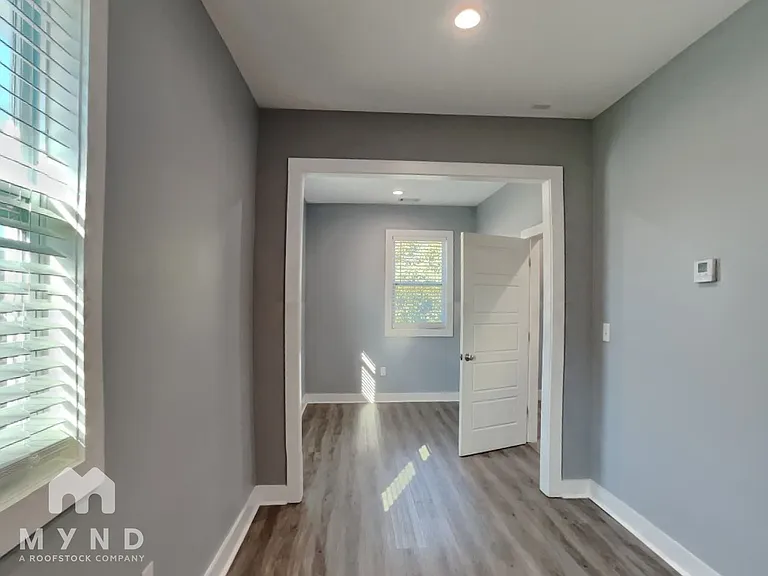 629 Windsor St SW — Photo 6