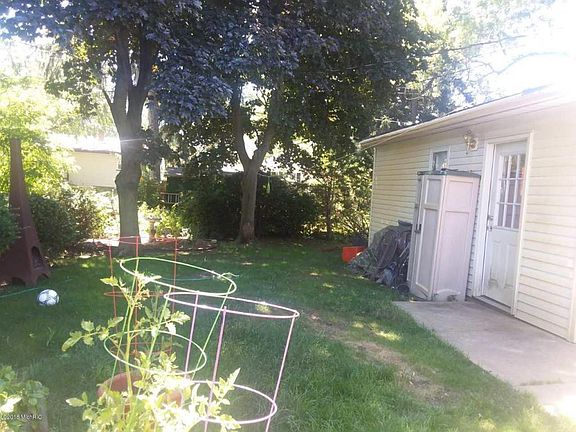 3rd image of 1216 Waverly Ave