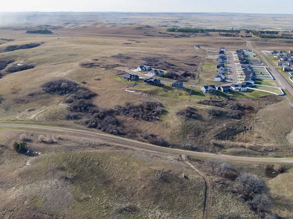 8TH Ave SW, Mandan, ND 58554