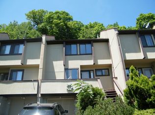 45 Rockledge Dr, Suffern, NY 10901