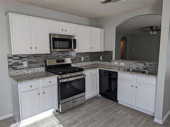 5th image of 3610 Evergreen Square Trl