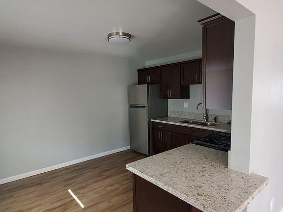 4th image of 4902 67th St #4908.5-A