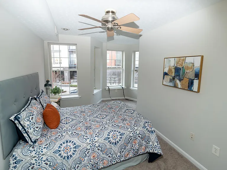 1119 Race St — Photo 13