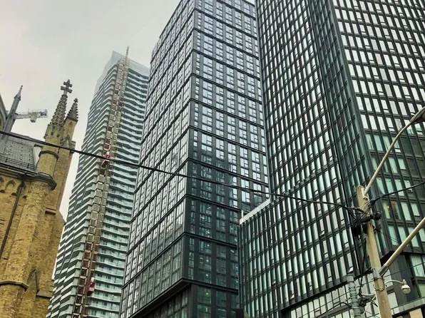 82 Dalhousie St #1011, Toronto, ON M5B 0C5