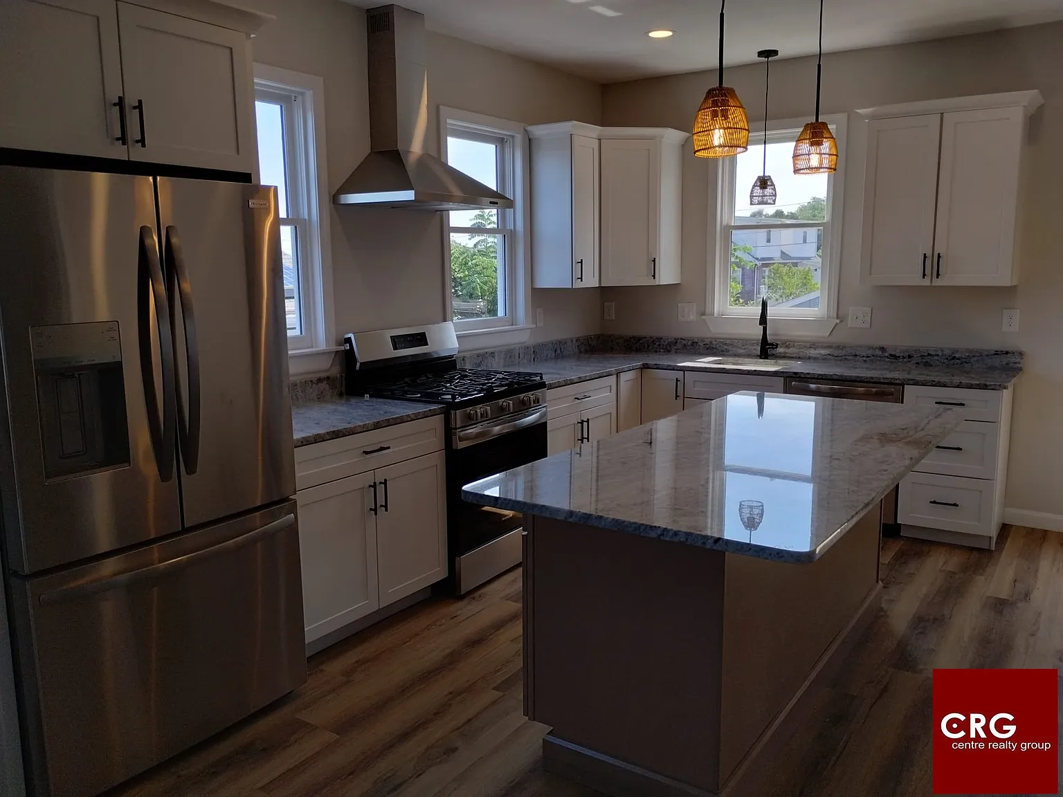 3 bed, 2.0 bath, $4,000 — Photo 2