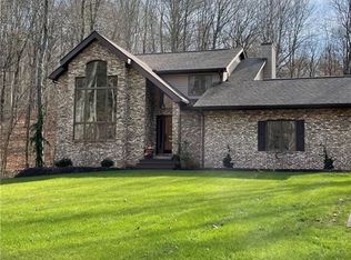 1320 Union Valley Rd, Wampum, PA 16157