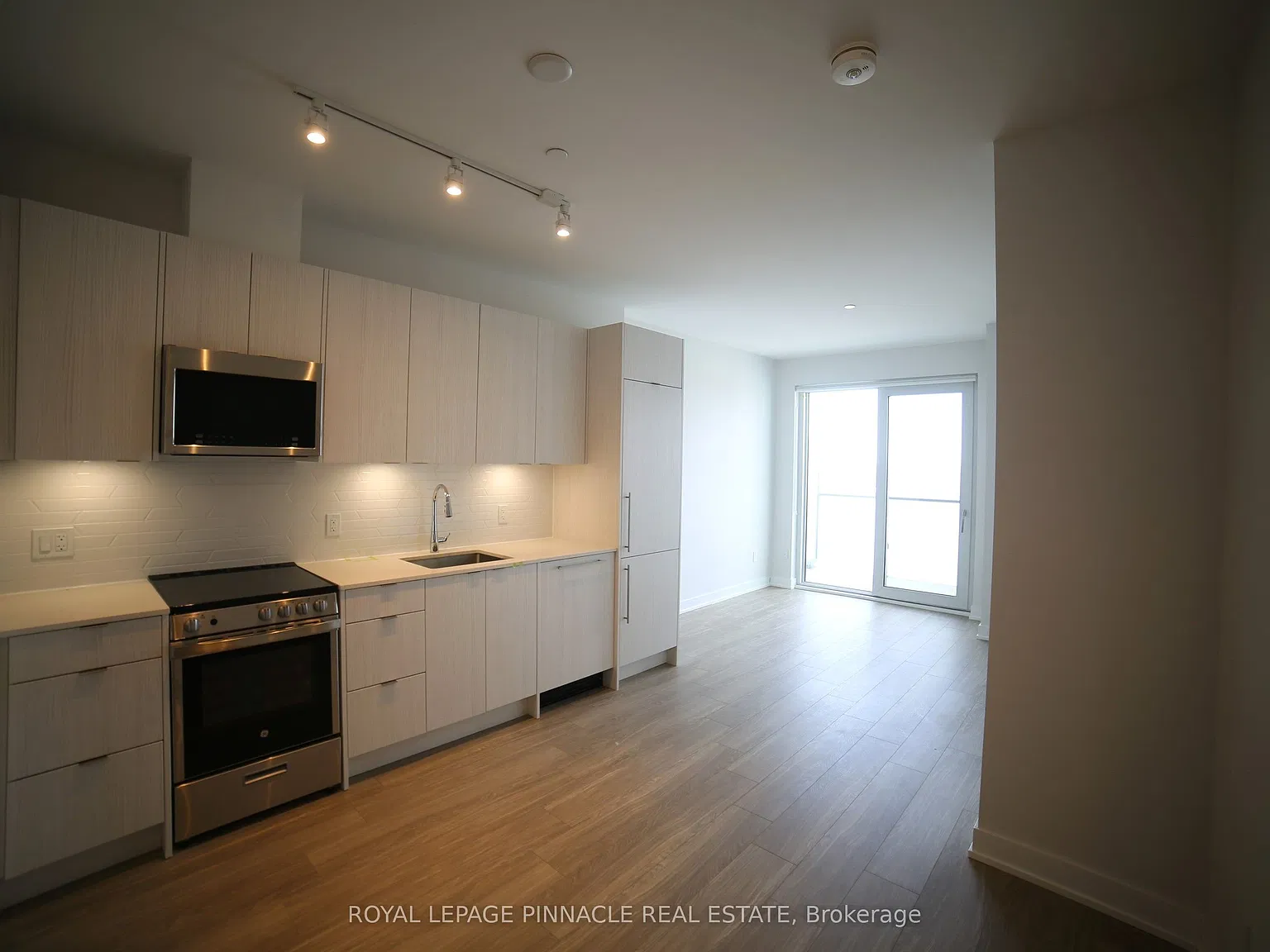 2 bed, $2,700 — Photo 4