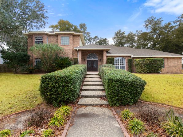 778 Boulevard Of The Champions, Shalimar, FL 32579