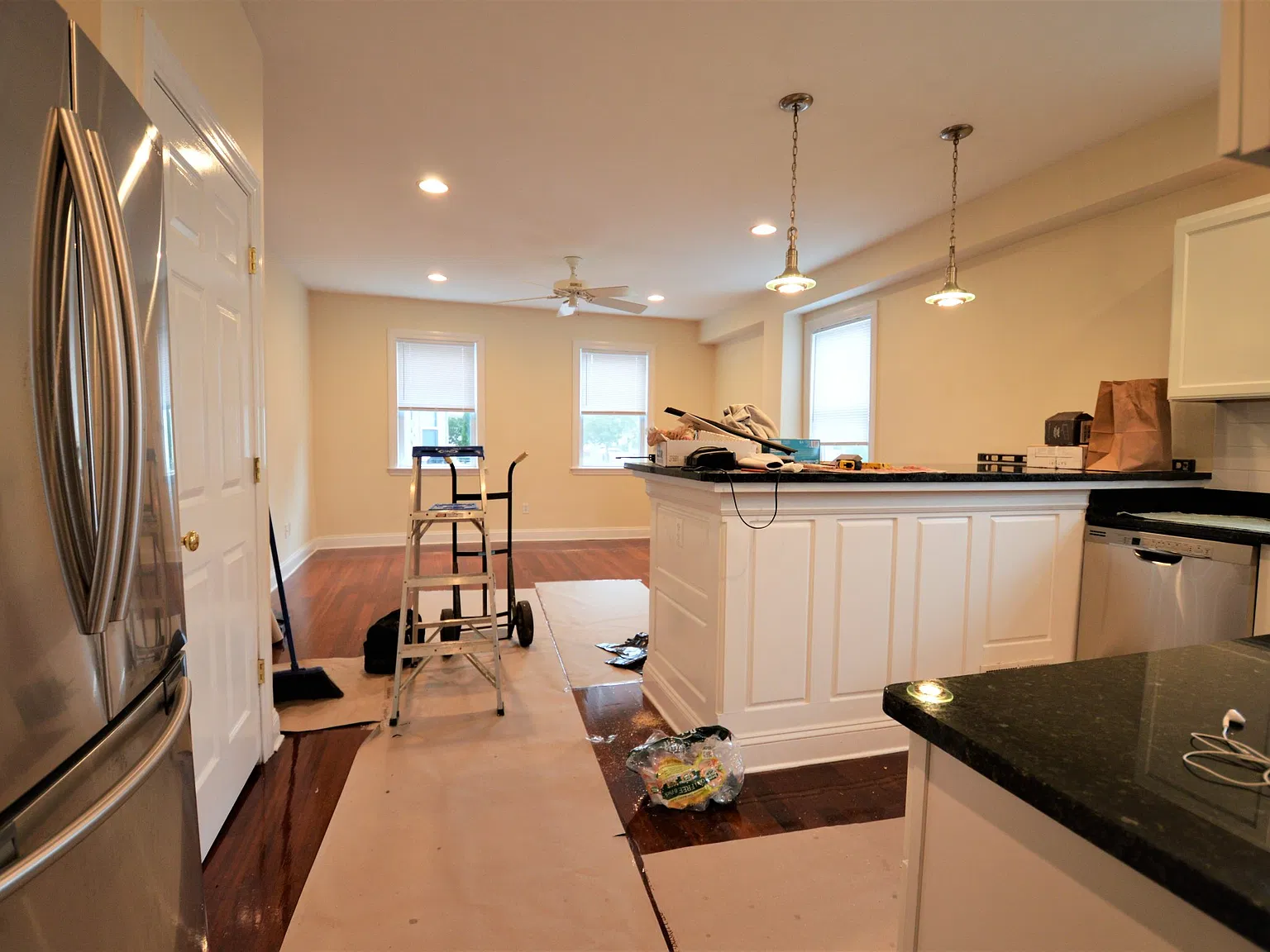 4 bed, 1500 sqft, $4,600 — Photo 2