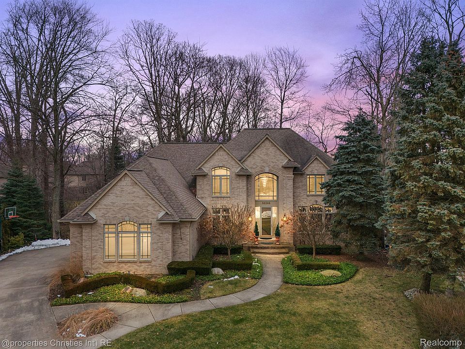 1st image of 52388 Woodside Ct