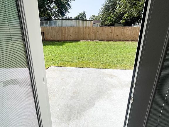 5th image of 612 Killebrew St