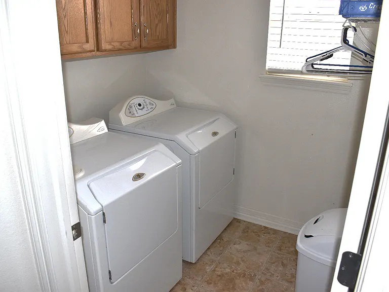 903 Saddlebrook Ln — Photo 13
