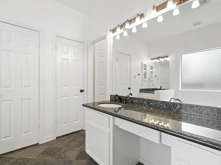 210 Wilkins Xing — Photo 25