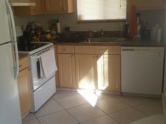 3rd image of 1085 S Flagler Ave APT 610
