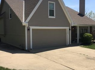 15405 Robinson St, Overland Park, KS 66223