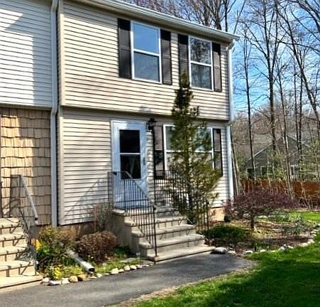 2nd image of 33 Summersweet Dr #33