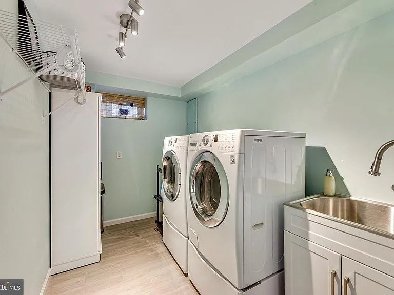 523 Ingraham St NE — Photo 20