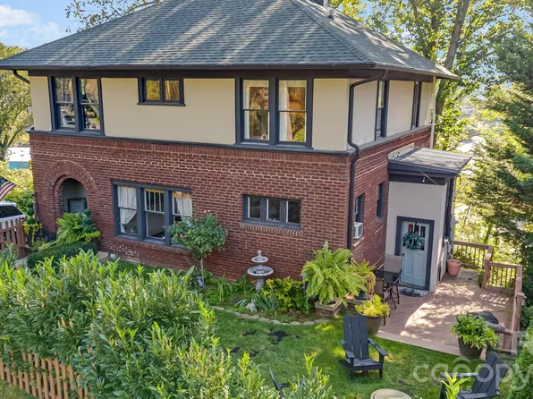 74 Saint Dunstans Cir, Asheville, NC 28803