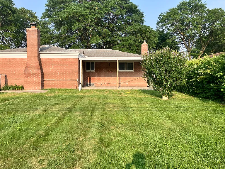 32447 Hawthorne Dr — Photo 43