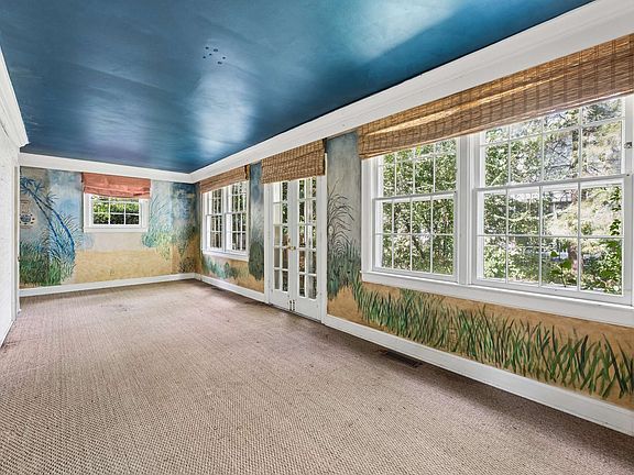 4th image of 1006 Estes Rd
