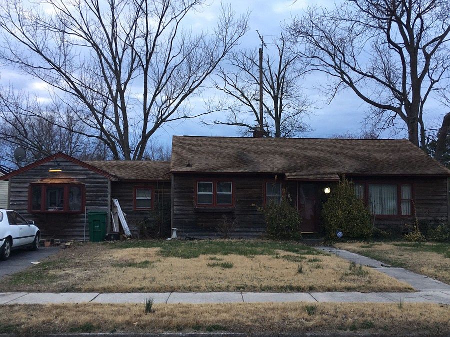 1st image of 716 E Ivy Dr