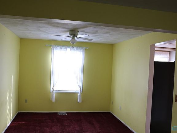5th image of 3064 Capri Dr