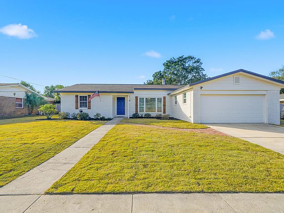 3rd image of 258 Briarwood Cir NW