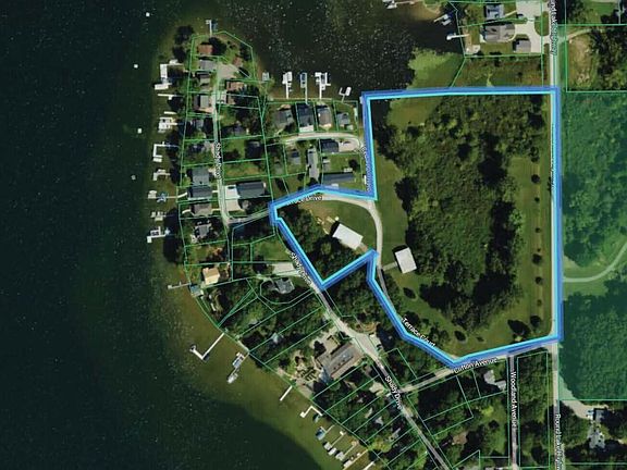 2nd image of 4020 Round Lake Hwy