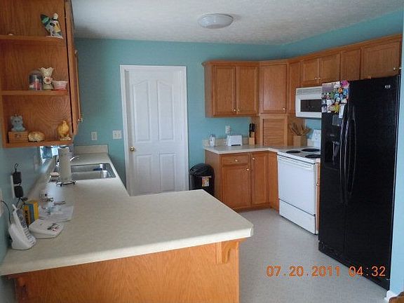 3rd image of 63 Somerset Dr