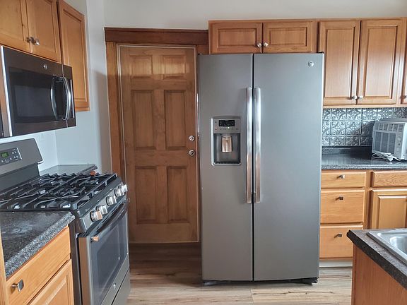 2nd image of 1228 W 11th St #2