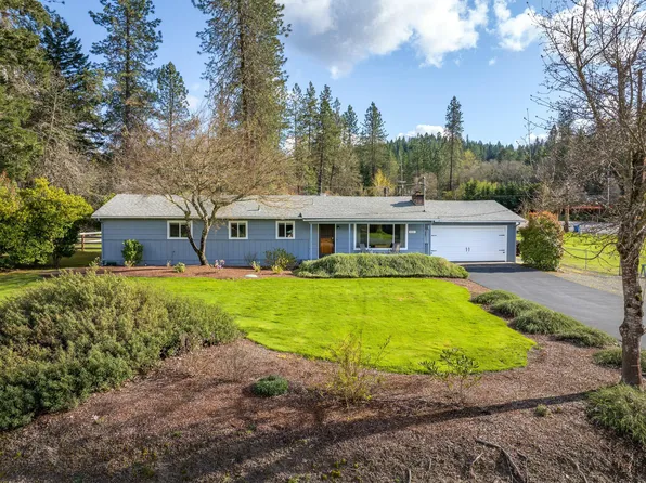 111 Espey Rd, Grants Pass, OR 97527