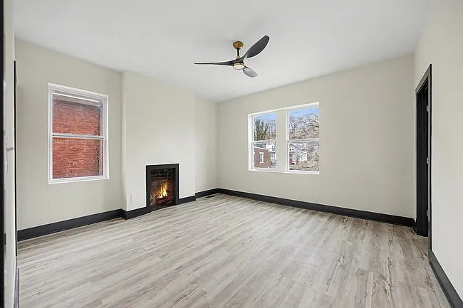 112 Valencia St — Photo 9