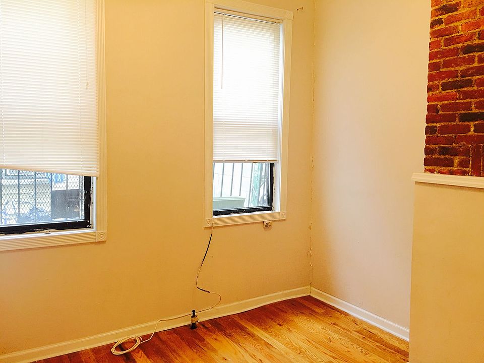 2nd image of 112 Walton St APT 5