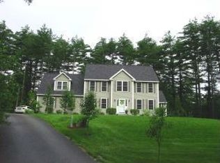 7 Farm Pond Ln, Hollis, NH 03049