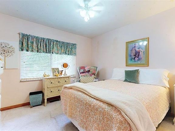 5th image of 4215 Stella St