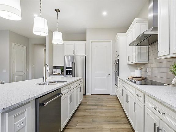 5th image of 15864 Kohut Ln