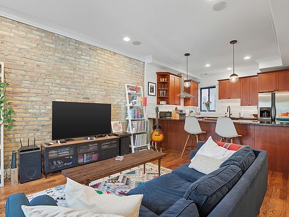 5th image of 5219 N Winthrop Ave APT 1N