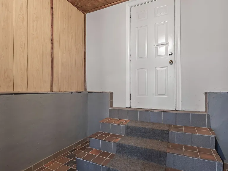 329 Thompson Rd #2 — Photo 33