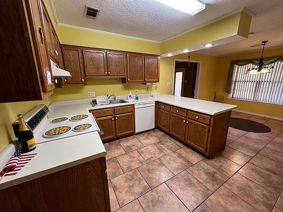 3rd image of 400 Pebble Creek Rd