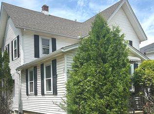 992 Main St, Antioch, IL 60002