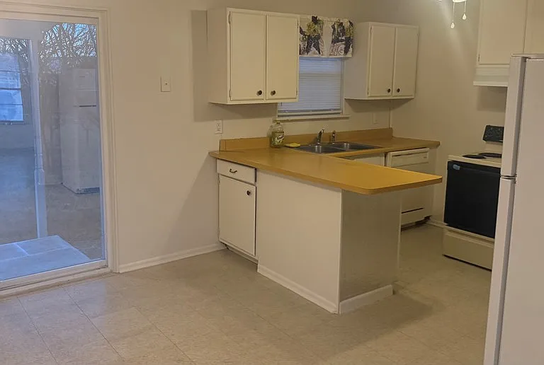 889 Tampico Cir — Photo 9